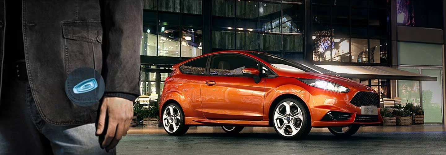 Khóa cửa điện và khởi động nút nhấn Ford